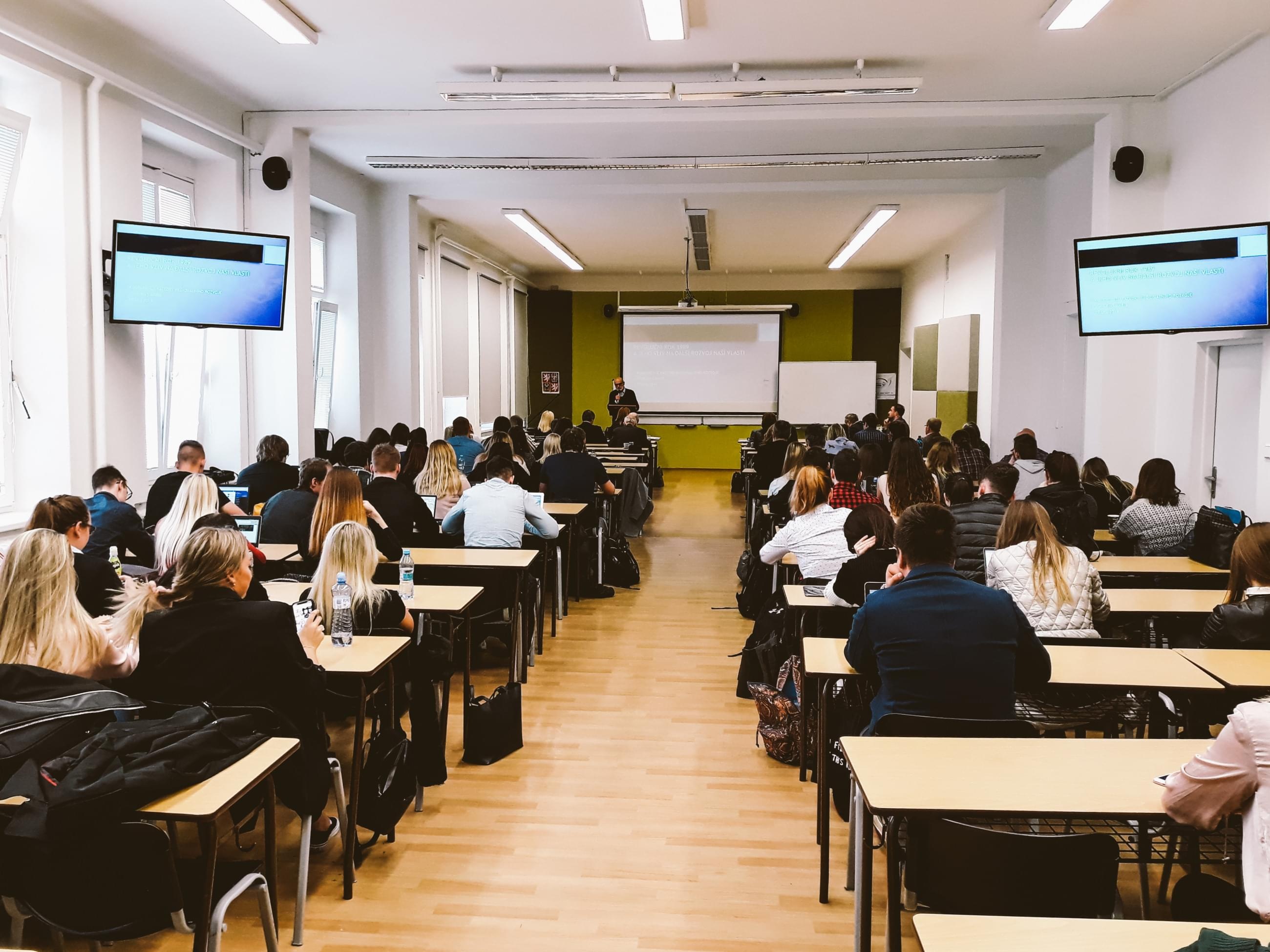 Konference Ambis. Vysoká škola