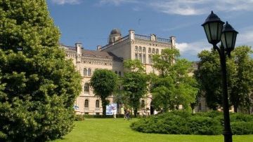 Budapest metropolitan University - Erasmus+ Ambis